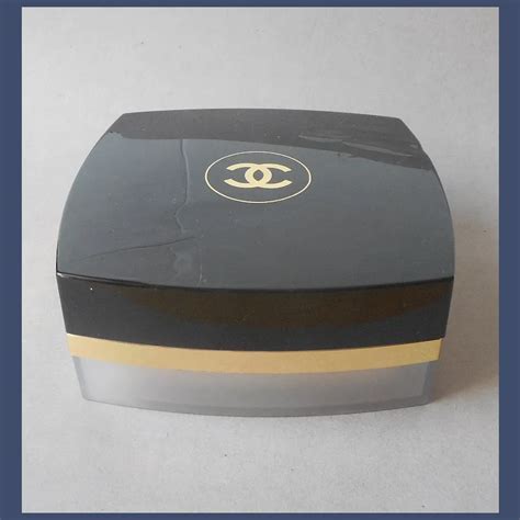 chanel no 5 bath powder discontinued